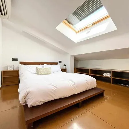 Apartament Loft Cort Reial Atico In The Heart Of The Old Town